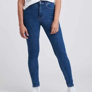 NWT High Rise Skinny Rivera Jean